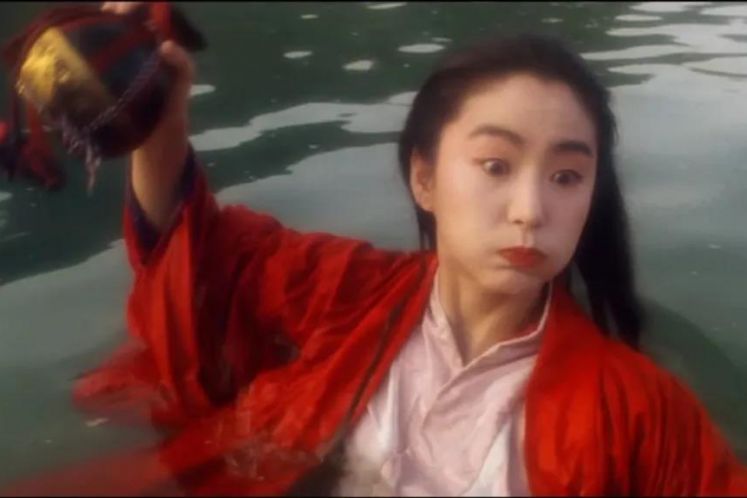 白酒，地產(chǎn)，無聲散場